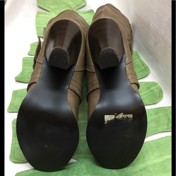 Taupe Boots to go with all. - Picture 6 of 6